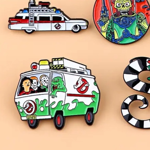 $3🎃HALLOWEEN MOVIE PIN🎃ENAMEL🎃NEW $3 WHEN BUNDLED WITH 3 OR MORE ITEMS - Picture 7 of 16